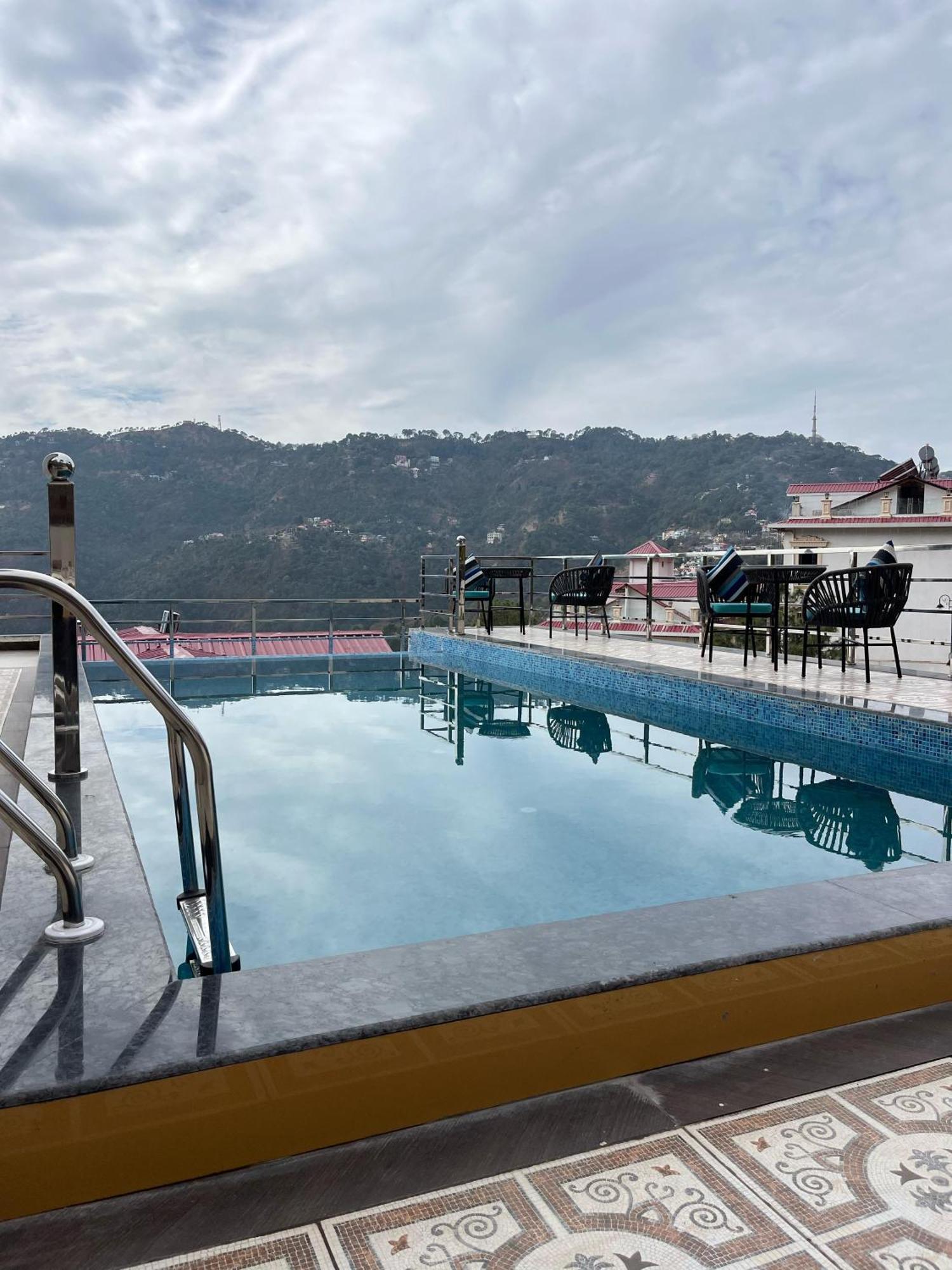 Villasita Resort Kasauli Exterior photo